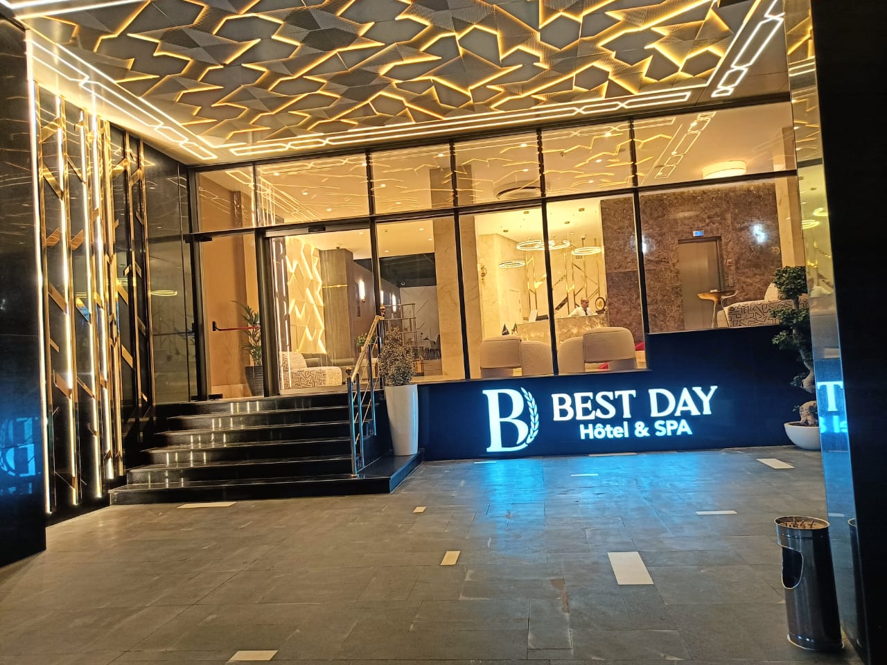 Chambre Familiale — Hotel Best Day — Bab Ezzouar